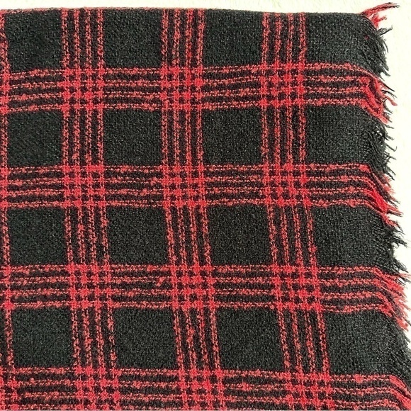 Accessories - NWOT Luxury Cashmere Acrylic Plaid Knitted Triangle Scarf